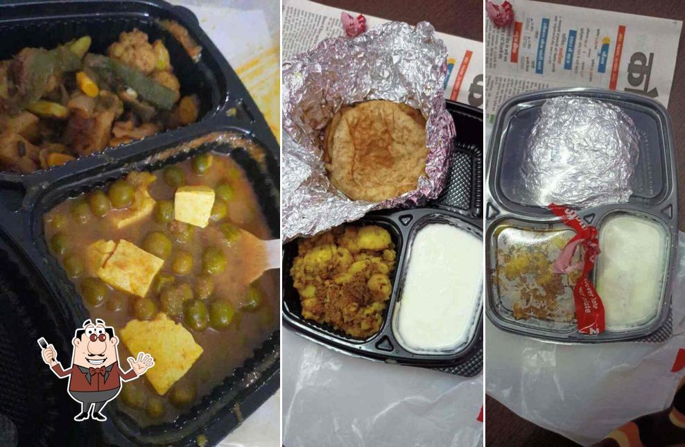 Food at Parantha junction tifin service