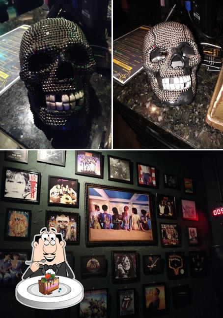 Bolo de chocolate em Casa do Rock