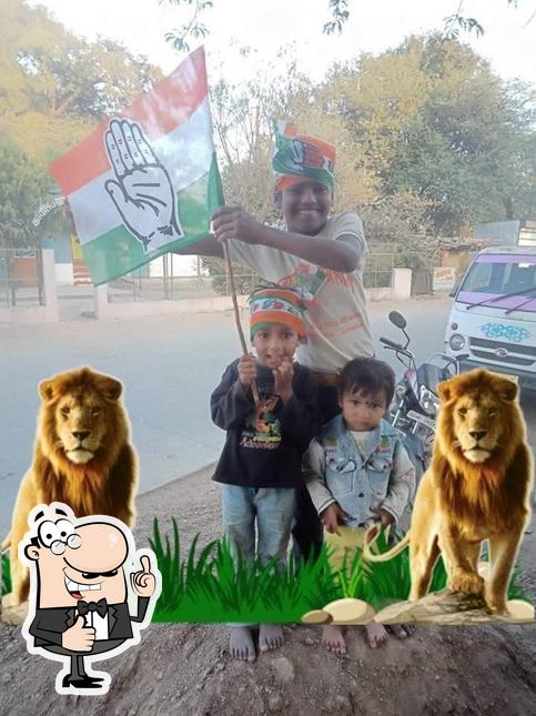 Here's a pic of M R Hotel