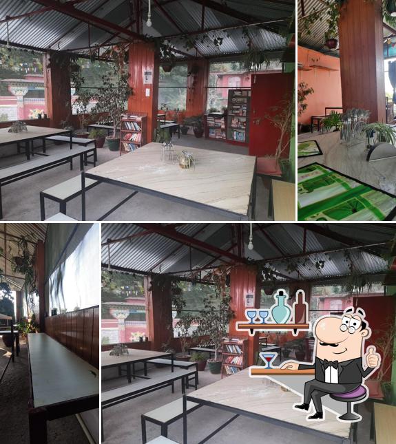 Queenie's Oven Green Cafe