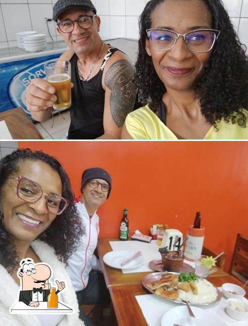 Desfrute de uma bebida no Juca's Bar & Restaurante