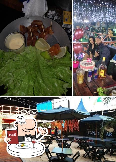 O Pé na Areia - Espeto & Bar se destaca pelo comida e interior