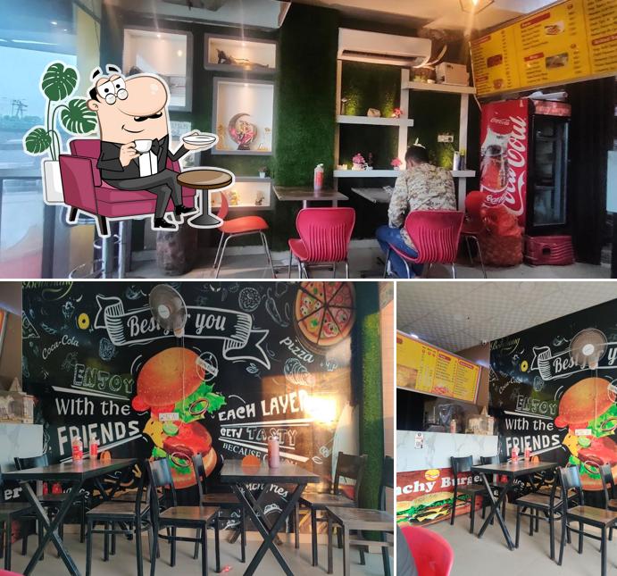 The interior of Crunchy Burger