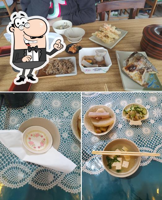 Confira a foto mostrando interior e comida no Shinsei