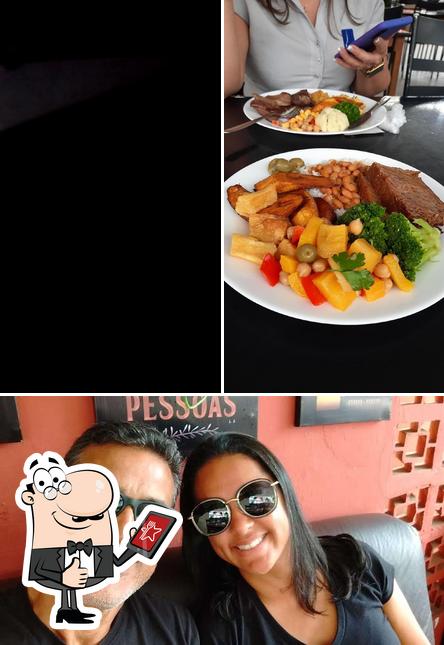 Here's a pic of Restaurante Skinas