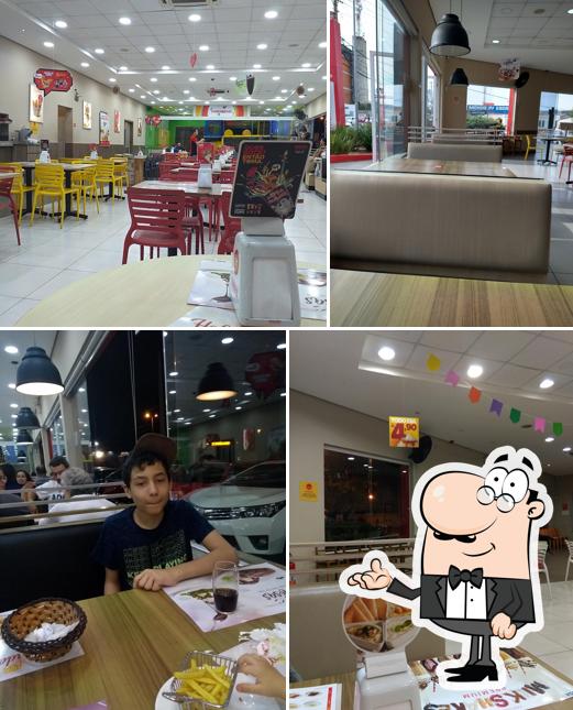 O interior do Habibs