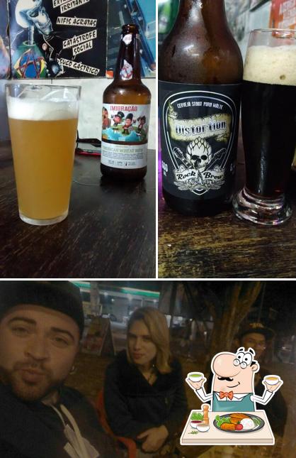 Platos en Leviathan Rock Bar