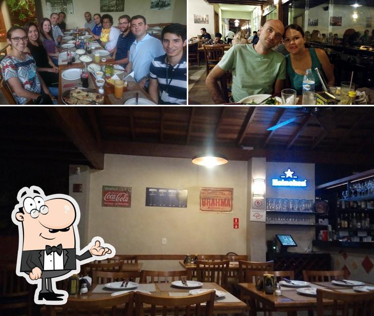 Veja imagens do interior do Frango Atropelado - Castelo - Unid. 1