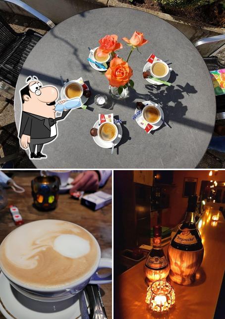 La immagine della bevanda e cibo di Café-Bar Azzurro