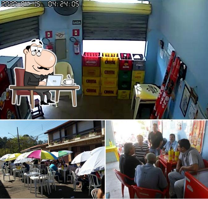 O interior do BAR DO TONI