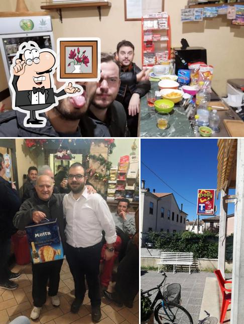 La foto di interni e esterno da Bar Polly