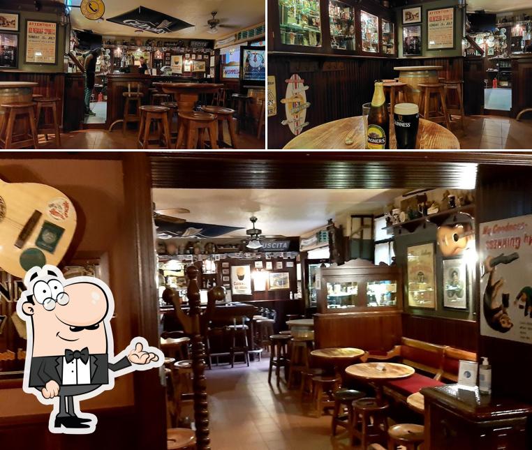 Dai un'occhiata agli interni di Hartigan's Irish Pub