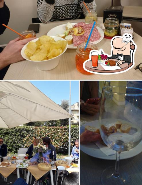 La tavolo da pranzo e cibo del ristorante