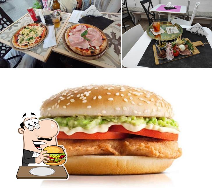 Prova un hamburger a Pizzeria Nonna Maria Frazzata & co. Since 1951