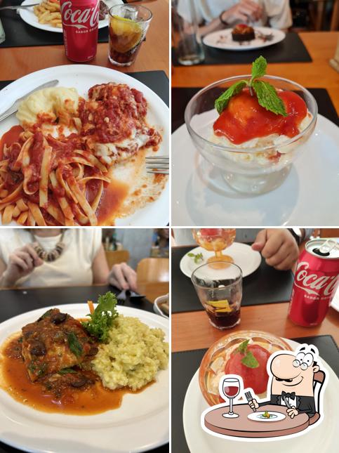 Costeletas de porco em Alecrins