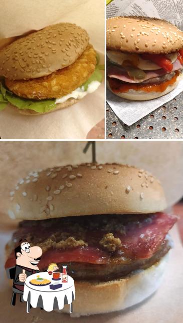 Concediti un bell'hamburger a Nova Jorka