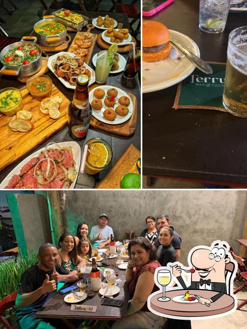 O Terrua 87 Bar & Cozinha Rodízio e Open bar Feijoada Sertanejo e Pagode se destaca pelo comida e interior