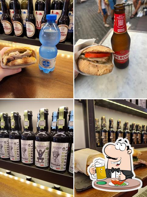 Puoi goderti un rinfrescante bicchiere di birra chiara o scura