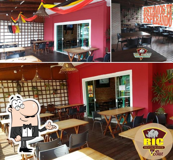 O interior do Ric Restaurante e Bar