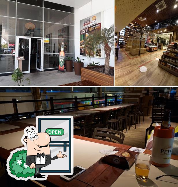 A foto da exterior e interior a Cachacaria do Dedé & Empório- Shopping Ponta Negra