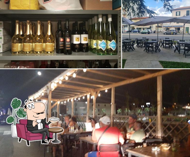 Notorius PUB si caratterizza per la interni e esterno