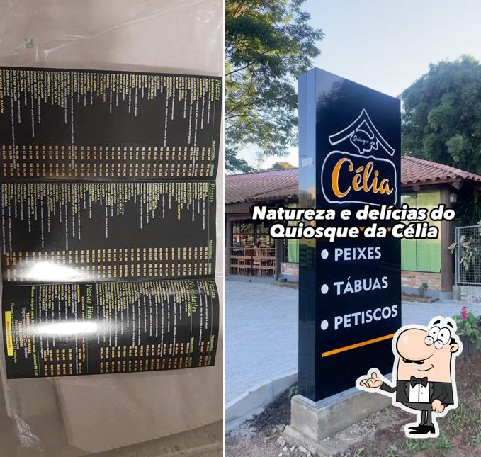 Sente em uma das mesas no Nova Veneza