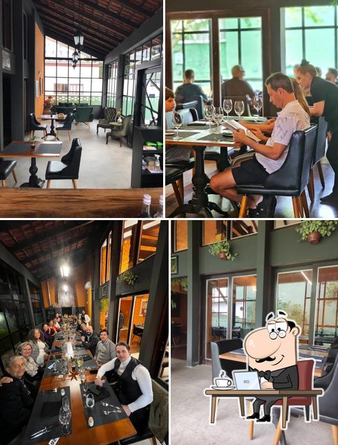 O interior do Restaurante Ferreiro