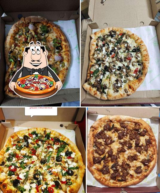 Order pizza at Pizza Mechanics