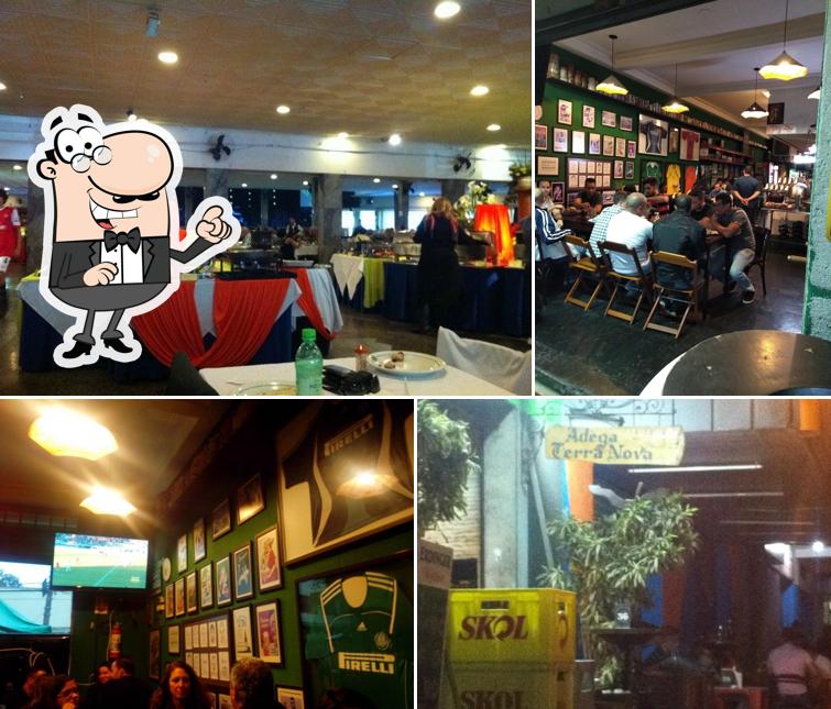 O interior do Adega & Pub Terra Nova