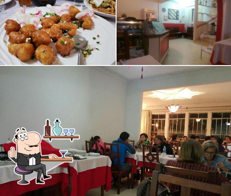 A ilustração a Imperial da China’s interior e comida