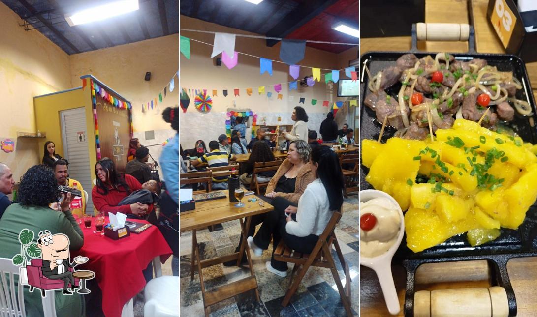 Veja imagens do interior do Petiscos da Deia