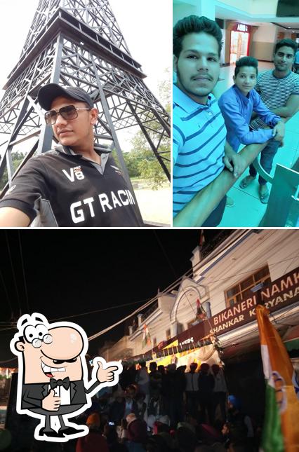 Yadhuvanshi Macc Ahloo Tiki Burger Burger & Soup & Kathi Roll picture