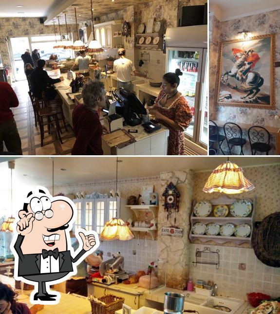 Siediti a un tavolo di C'era una volta una piada