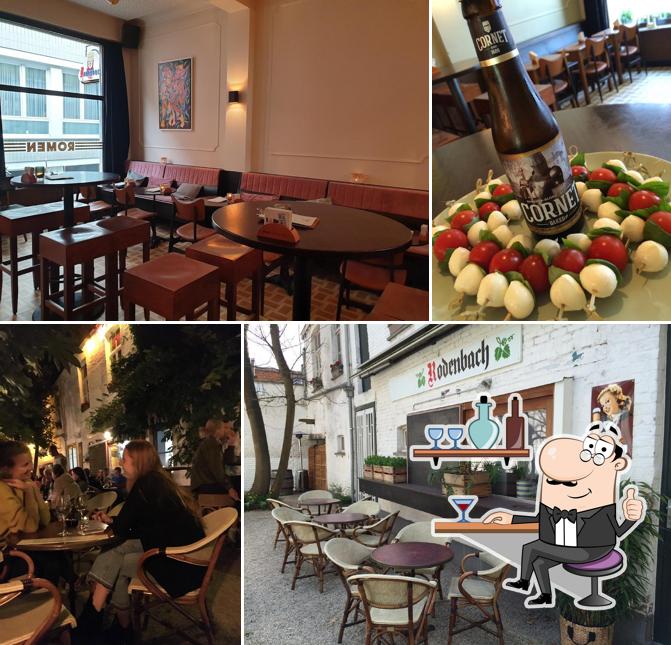 Installez-vous à l'une des tables de Romen