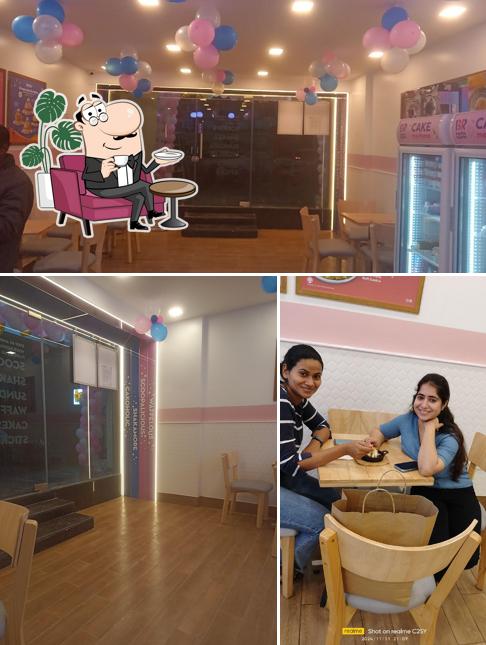 The interior of Baskin Robbins , ram raghu plaza, bhagirathi devi marg , khandari