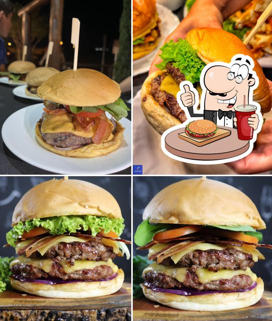 Experimente um hambúrguer no LAMBARI LANCHES