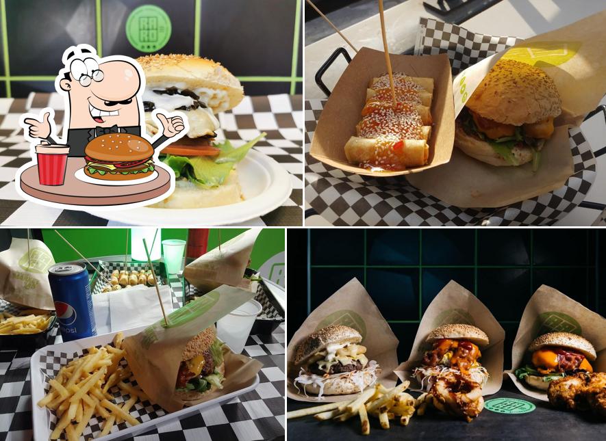 Ordina un hamburger a Raro Market Lab