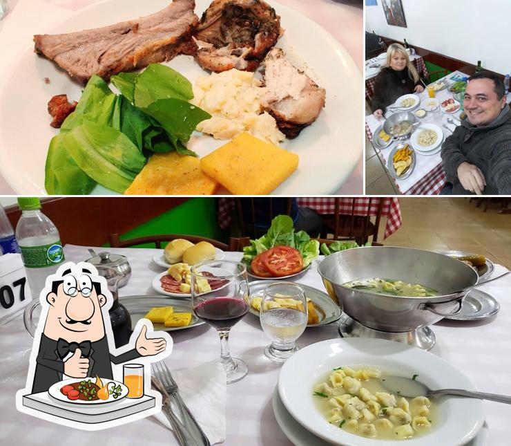 Comida em Galeteria Primo Polastro