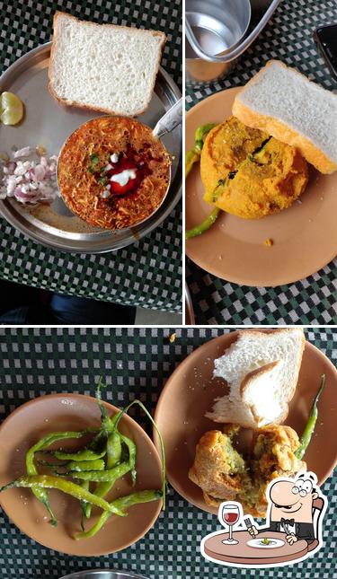 Meals at JHADAKHALCHA VADAPAV