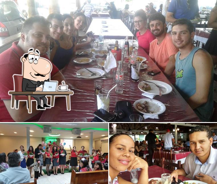 Veja imagens do interior do Churrascaria Arena Grill