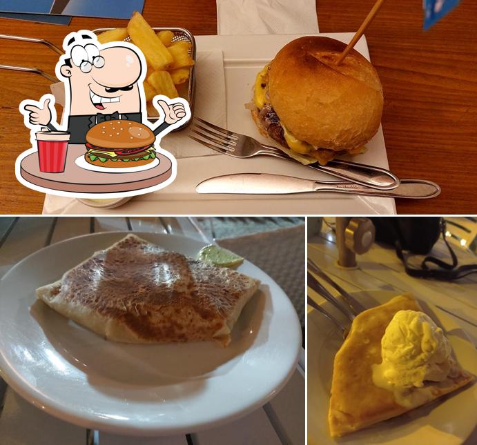 Hambúrguer em Chez Michou Crêperie - Cabo Frio