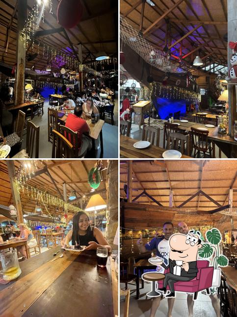 O interior do La Barca Restaurante e Pizzaria