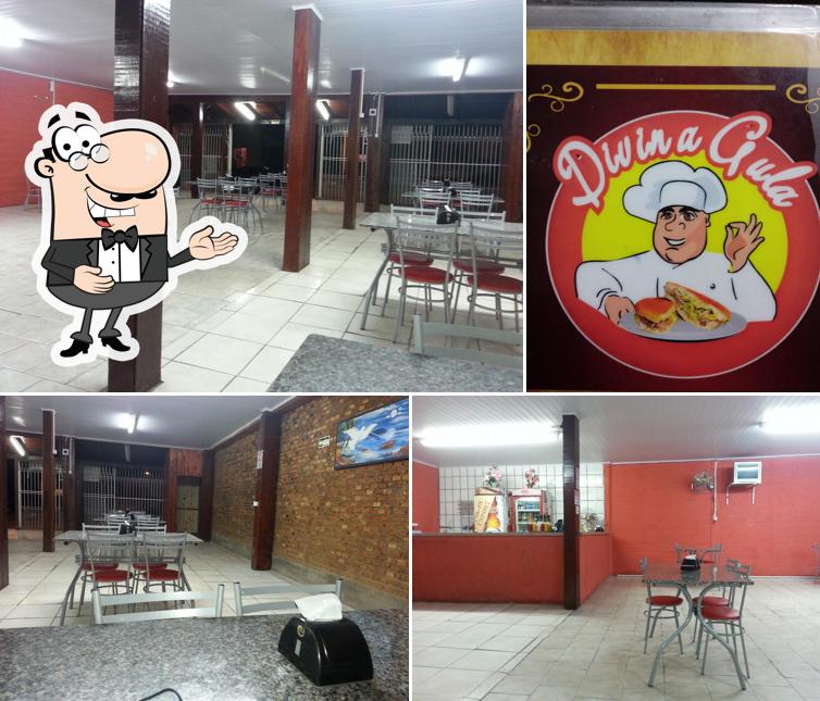 Look at the pic of Divina Gula Lanches