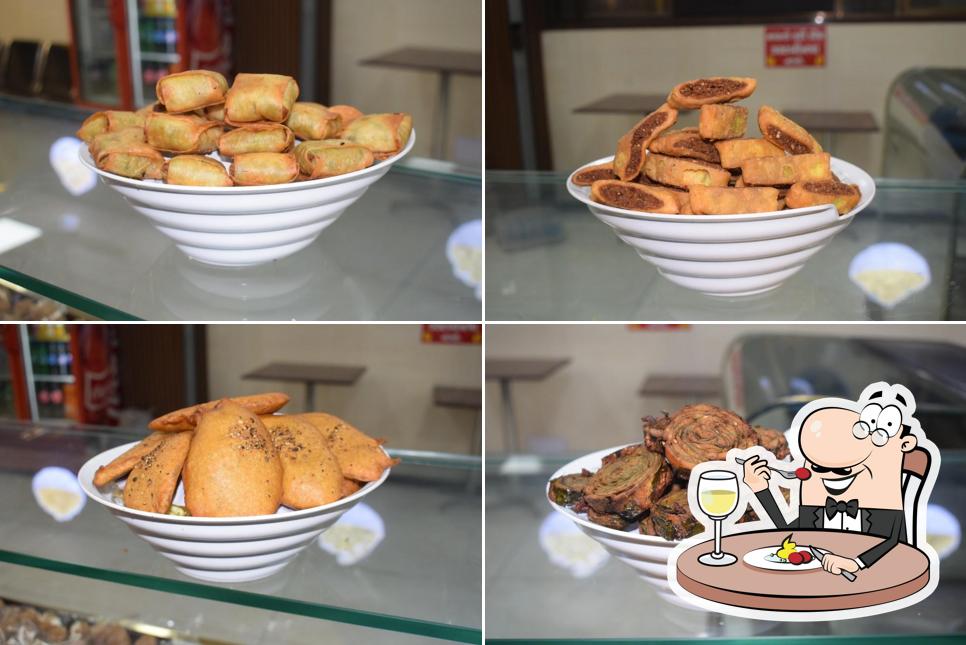 Meals at OM HAR BHOLE FARSAN - Top Snacks Shop, Sweet & Namkeen Shop, Farsan Shop, Patis Shop