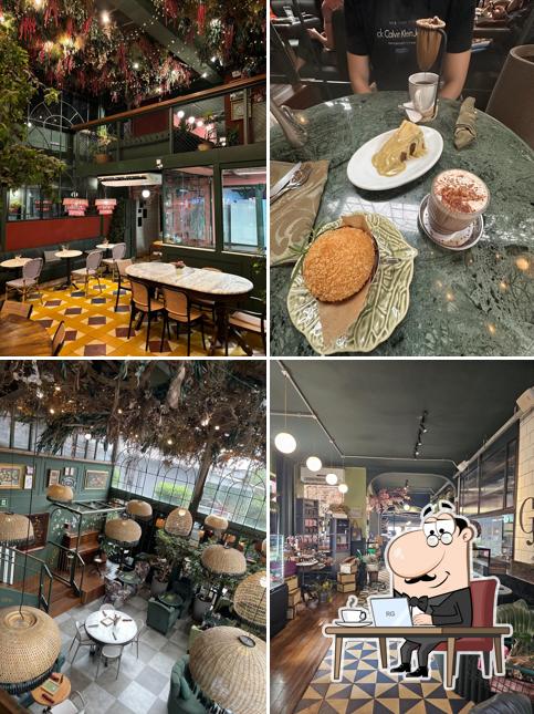 Sente em uma das mesas no O Granulado