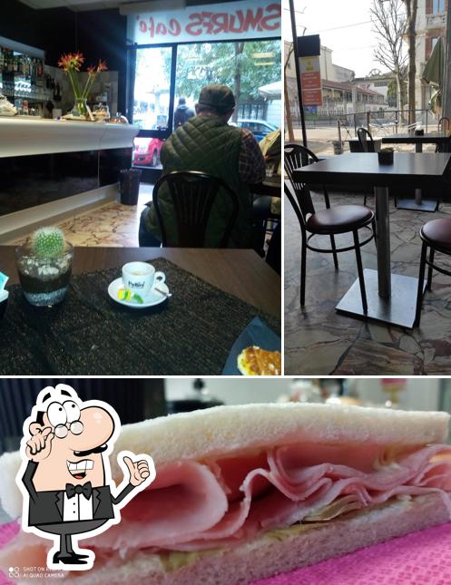 Smurfs Cafè si caratterizza per la interni e cibo