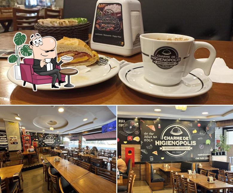 Sente em uma das mesas no Charme de Higienópolis