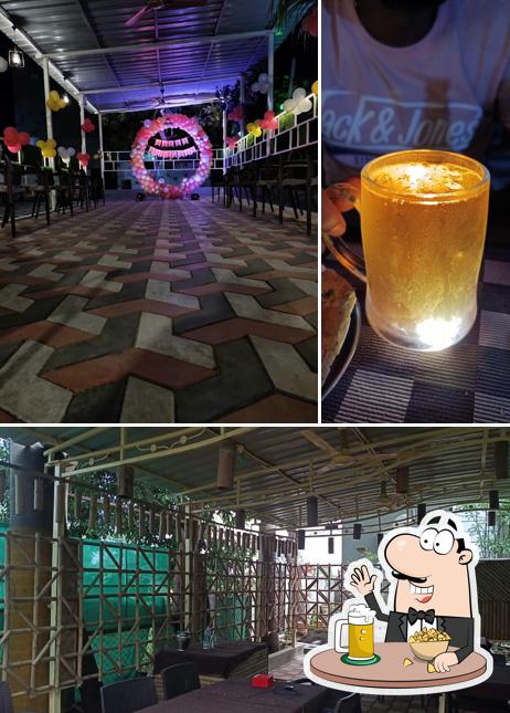 Order a glass of light or dark beer