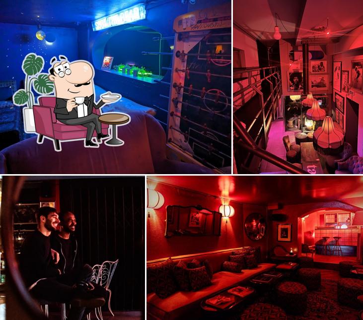 Siediti a un tavolo di Raboucer