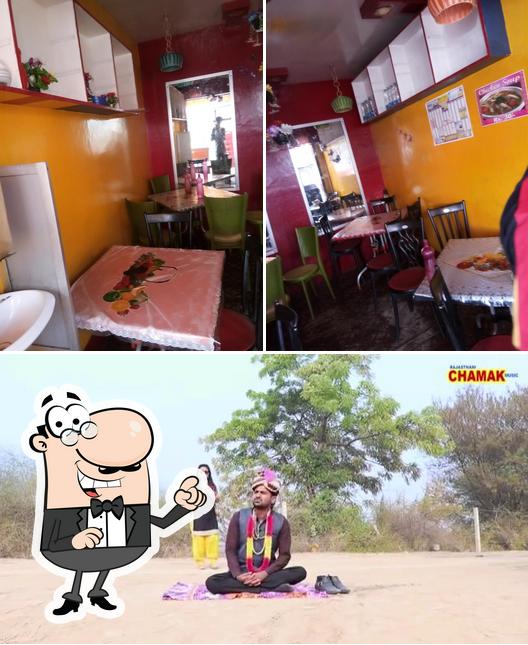 Jharkhand Fast Food is distinguished by interior and exterior